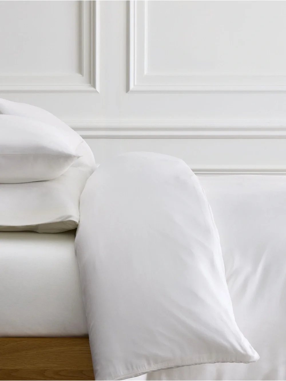 West Elm Silky TENCEL Duvet Cover, White, Full/Queen, 300 thread count